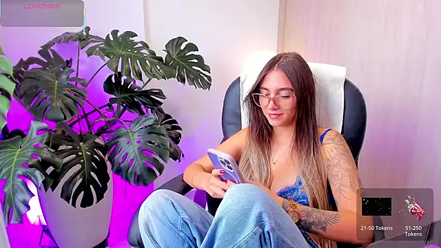 StacyConner online show from July 18, 2026, 8:01 pm