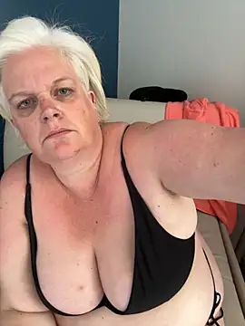 sexychazza16 online show from October 4, 2025, 3:21 pm