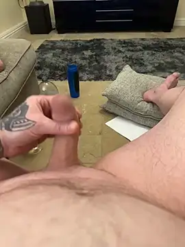 Dannyboy1430 online show from March 18, 2025, 12:05 am