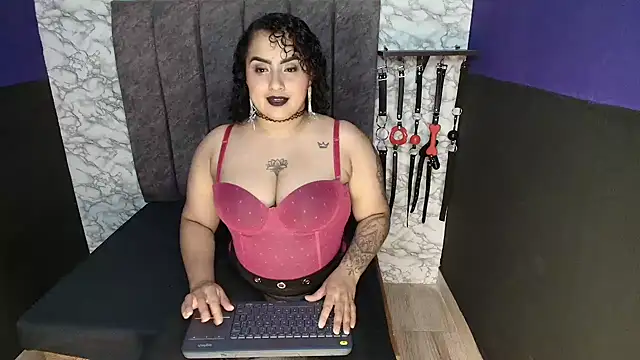 Snapshot of CelestteSweett chatting on January 28, 2025, 2:32 am CelestteSweett online show from January 28, 2025, 2:32 am