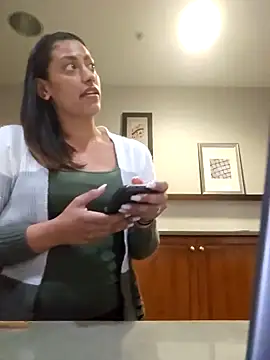 Snapshot of Nikkierosee chatting on March 23, 2025, 12:47 am Nikkierosee online show from March 23, 2025, 12:47 am