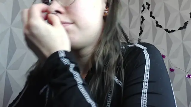 Snapshot of Aelita_bb chatting on November 13, 2025, 12:59 pm Aelita bb online show from November 13, 2025, 12:59 pm