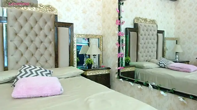 Snapshot of PamelaTomson chatting on March 22, 2025, 1:19 pm PamelaTomson online show from March 22, 2025, 1:19 pm