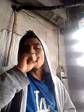 AlexAlejandro13 online show from January 3, 2025, 6:24 pm