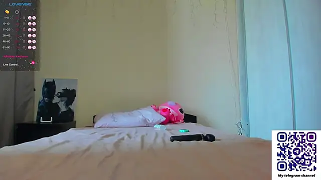 Snapshot of Bella_Foryou chatting on March 9, 2025, 5:00 am Bella Foryou online show from March 9, 2025, 5:00 am