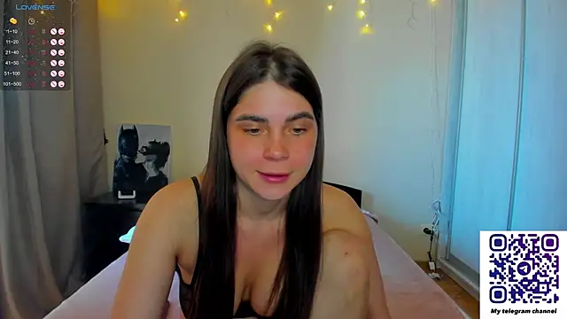 Snapshot of Bella_Foryou chatting on March 15, 2025, 4:02 am Bella Foryou online show from March 15, 2025, 4:02 am