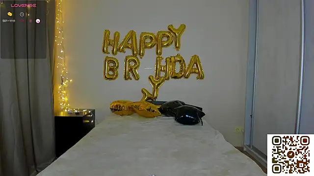 Snapshot of Bella_Foryou chatting on October 12, 2025, 12:37 pm Bella Foryou online show from October 12, 2025, 12:37 pm