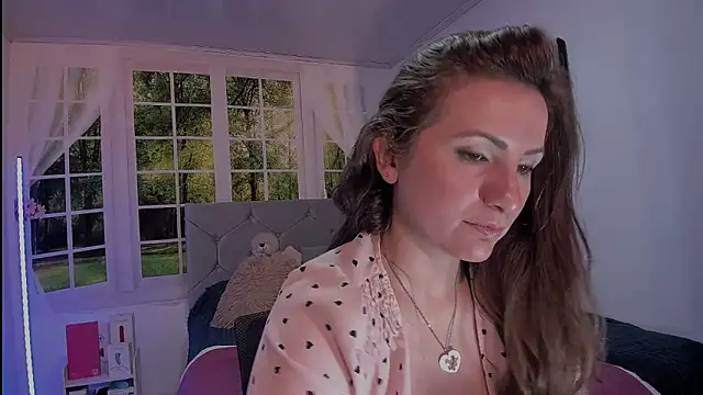 vanessabrown  online show from March 28, 2026, 3:11 pm