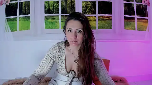 Snapshot of vanessabrown_ chatting on July 18, 2026, 7:17 pm vanessabrown online show from July 18, 2026, 7:17 pm
