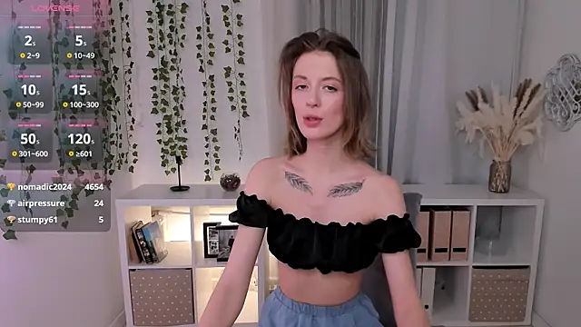 Snapshot of Salme_Sweet chatting on February 13, 2025, 2:01 am Salme Sweet online show from February 13, 2025, 2:01 am