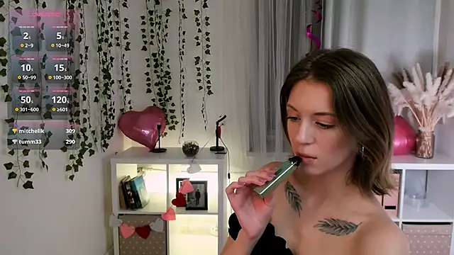 Snapshot of Salme_Sweet chatting on February 17, 2025, 10:07 am Salme Sweet online show from February 17, 2025, 10:07 am