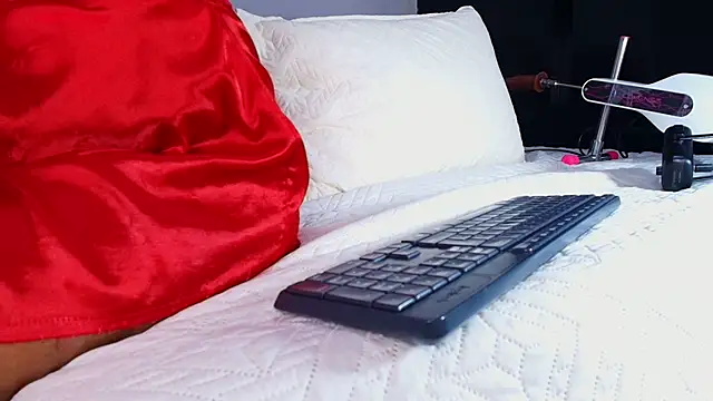 sofi decker online show from November 15, 2025, 12:13 pm