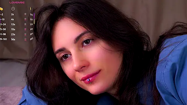 Holla Molly online show from December 14, 2025, 6:30 am