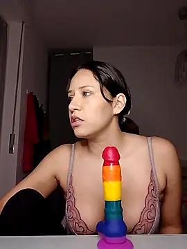 kittenpurrr online show from November 1, 2025, 5:04 pm