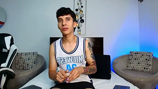 JacoboSwam online show from March 22, 2025, 4:03 am