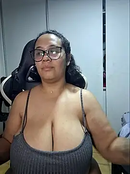 YasminMeyer online show from August 7, 2026, 12:56 am