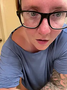 Lizzyloo online show from December 17, 2024, 10:22 pm