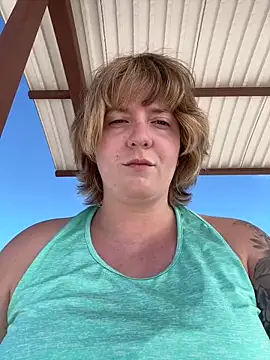 Lizzyloo online show from February 7, 2025, 6:02 pm