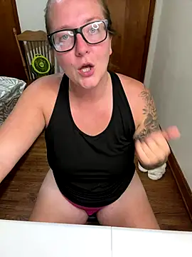 Snapshot of Lizzyloo chatting on October 14, 2025, 11:05 pm Lizzyloo online show from October 14, 2025, 11:05 pm