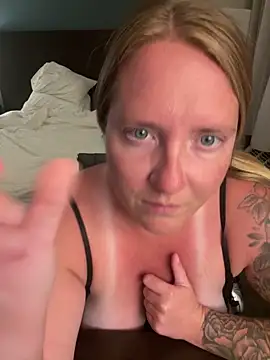 Lizzyloo online show from March 15, 2026, 3:12 am