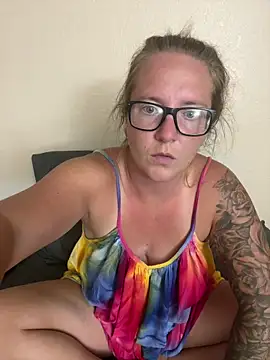 Lizzyloo online show from June 14, 2026, 10:56 pm