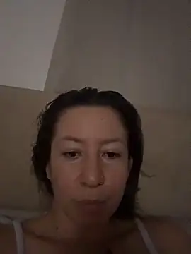 Snapshot of aislinn_xxx chatting on April 1, 2026, 5:19 am aislinn xxx online show from April 1, 2026, 5:19 am