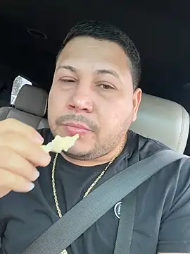 Snapshot of Luisfilis chatting on March 9, 2026, 12:42 pm Luisfilis online show from March 9, 2026, 12:42 pm