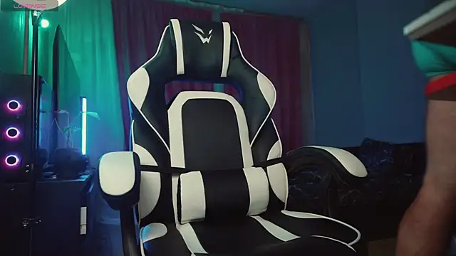 LuckyAlexx online show from February 4, 2025, 10:02 pm