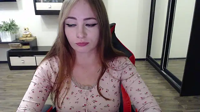 Laralianna online show from September 19, 2025, 1:34 pm