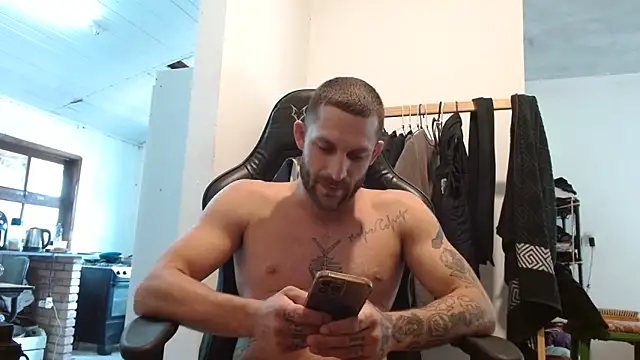 surfdog 95 online show from October 24, 2025, 4:47 pm