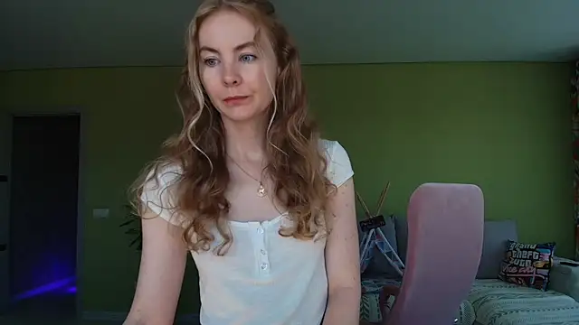 Snapshot of Cuddle_Cat chatting on June 10, 2026, 6:12 am Cuddle Cat online show from June 10, 2026, 6:12 am