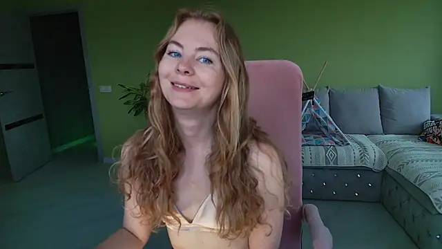Snapshot of Cuddle_Cat chatting on June 17, 2026, 5:54 am Cuddle Cat online show from June 17, 2026, 5:54 am