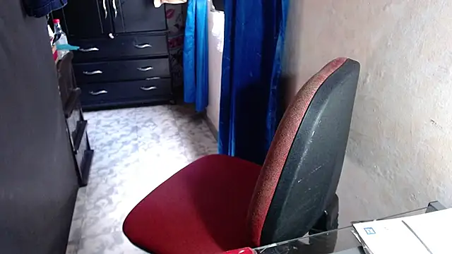 Snapshot of Barbiegomez chatting on October 22, 2025, 3:23 pm Barbiegomez online show from October 22, 2025, 3:23 pm