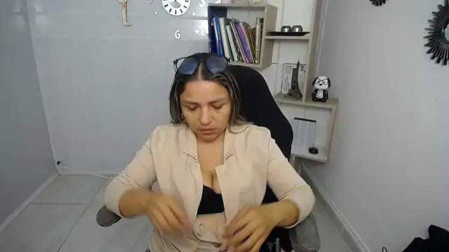 cum bigass online show from May 25, 2026, 12:22 pm