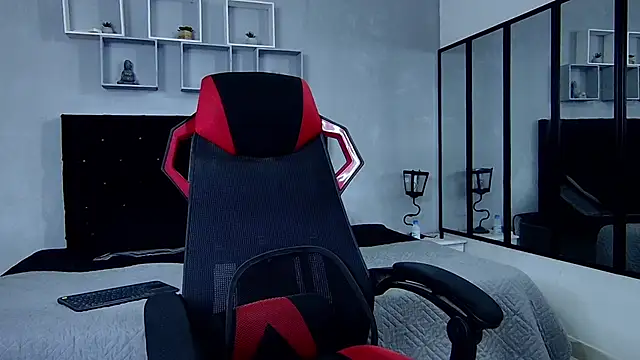 tyler hank01 online show from March 13, 2025, 8:43 pm