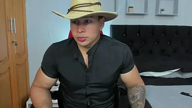 tyler hank01 online show from December 3, 2025, 2:08 am