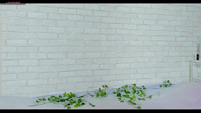 Snapshot of LinaKenny chatting on January 14, 2026, 2:12 pm LinaKenny online show from January 14, 2026, 2:12 pm