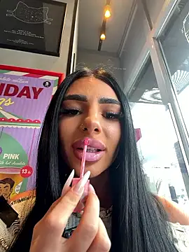 Snapshot of Britney_Charm_ chatting on January 18, 2026, 9:57 am Britney Charm online show from January 18, 2026, 9:57 am