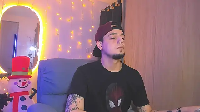 Snapshot of alejandro_calderon1 chatting on December 13, 2024, 4:11 am alejandro calderon1 online show from December 13, 2024, 4:11 am