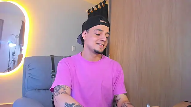 Snapshot of alejandro_calderon1 chatting on January 17, 2025, 5:11 am alejandro calderon1 online show from January 17, 2025, 5:11 am