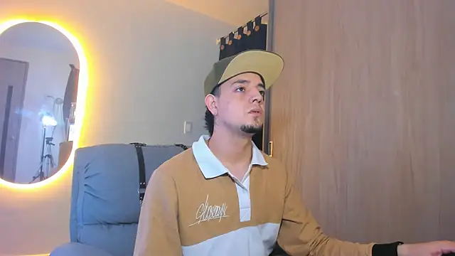 Snapshot of alejandro_calderon1 chatting on January 19, 2025, 4:22 am alejandro calderon1 online show from January 19, 2025, 4:22 am