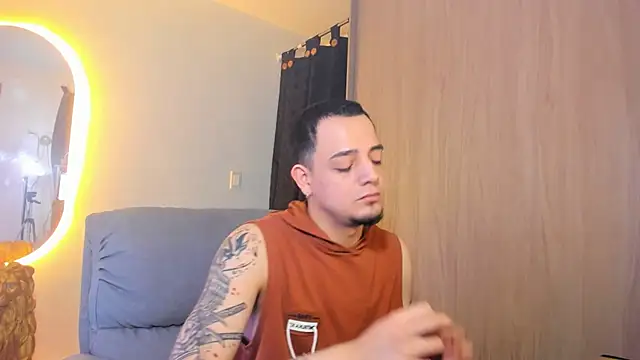 Snapshot of alejandro_calderon1 chatting on February 10, 2025, 4:30 am alejandro calderon1 online show from February 10, 2025, 4:30 am