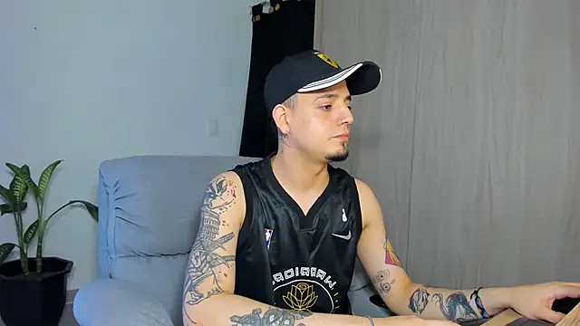 Snapshot of alejandro_calderon1 chatting on March 7, 2025, 4:24 am alejandro calderon1 online show from March 7, 2025, 4:24 am