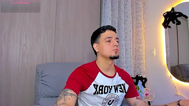 Snapshot of alejandro_calderon1 chatting on October 14, 2025, 1:50 am alejandro calderon1 online show from October 14, 2025, 1:50 am