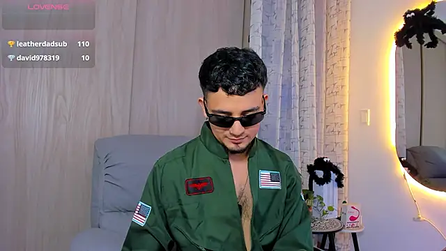 Snapshot of alejandro_calderon1 chatting on October 31, 2025, 9:38 pm alejandro calderon1 online show from October 31, 2025, 9:38 pm