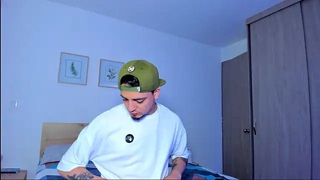 alejandro calderon1 online show from November 29, 2025, 8:50 am