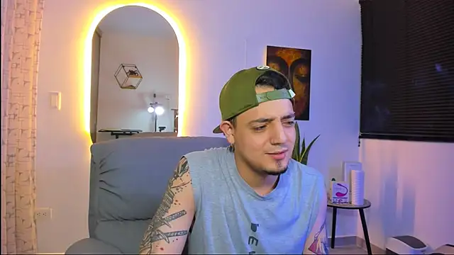 alejandro calderon1 online show from February 26, 2026, 6:01 am