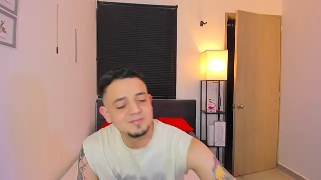 alejandro calderon1 online show from April 24, 2026, 9:34 am