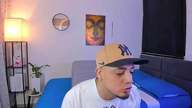 alejandro calderon1 online show from June 9, 2026, 3:07 am
