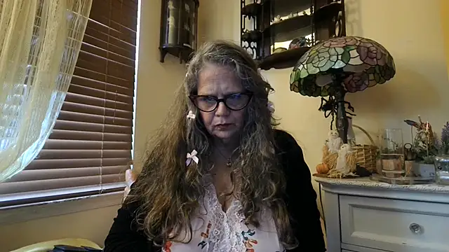 Snapshot of DestineeLoverGirl chatting on October 21, 2025, 1:12 pm DestineeLoverGirl online show from October 21, 2025, 1:12 pm